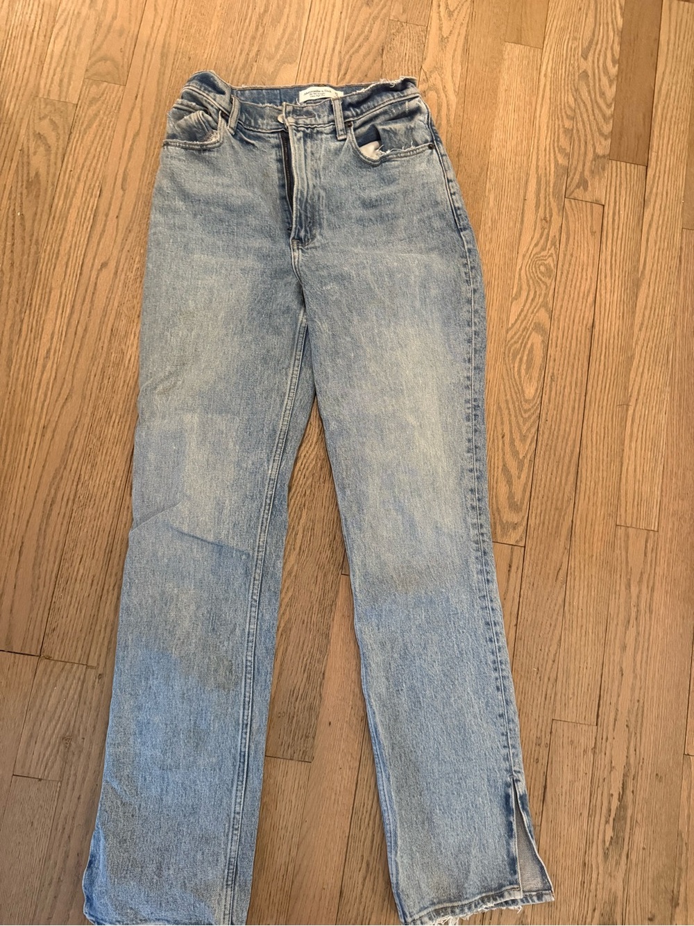 Abercrombie & Fitch Light Wash Straight Leg Women’s Jeans